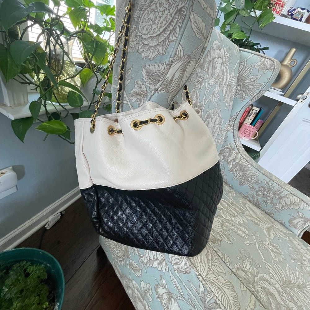 Two-Tone Black and Cream Shoulder Tote Bag Large - Picture 12 of 12